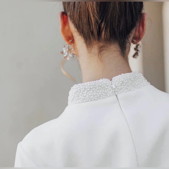 UNTAMED PETALS BY AMANDA JUDGE Clara White Feather-Trim Midi Dress - Picture 3 of 6